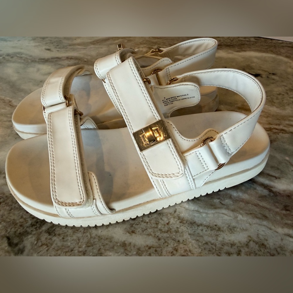 A New Day White Strap Sandals Size 8 - Picture 4 of 5